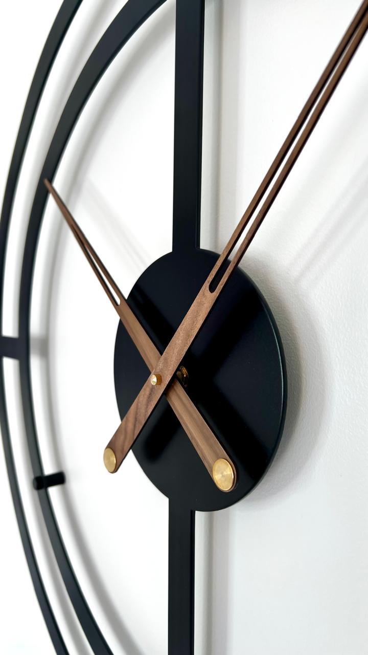 Unique Modern Metal wall Clock ref 001